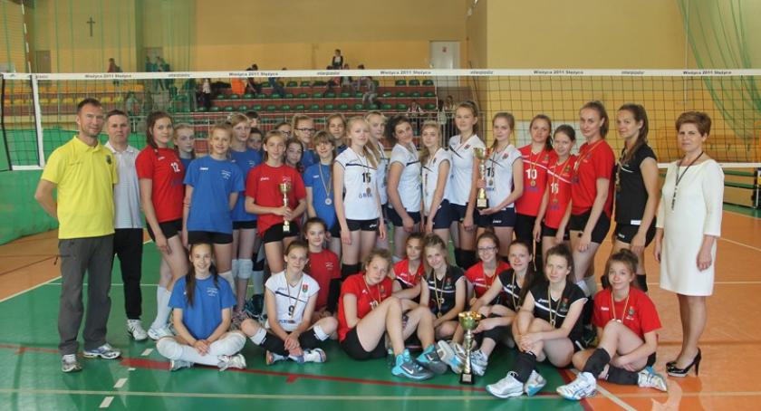 Stężyca II triumfowała w Powiatowej Gimnazjalnej Lidze w Piłce Siatkowej