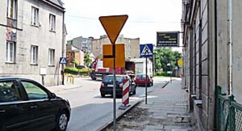 Znak A-7 ustąp pierwszeństwa już na swoim miejscu