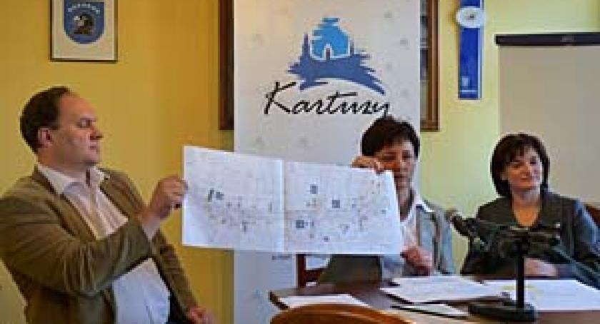 Inwestycje w Kartuzach. Remont ul. 3 maja, rozbudowa stadionu Cartusi i 5 nowych klas sportowych
