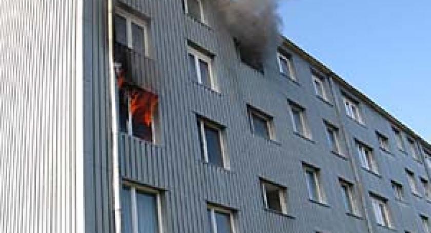 Zadymienie na osiedlu Wybickiego 