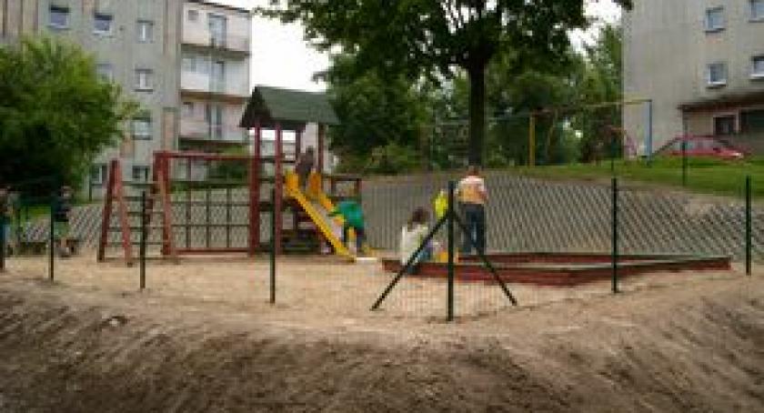 Kartuzy. Otwarcie placu zabaw na osiedlu XX-lecia PRL