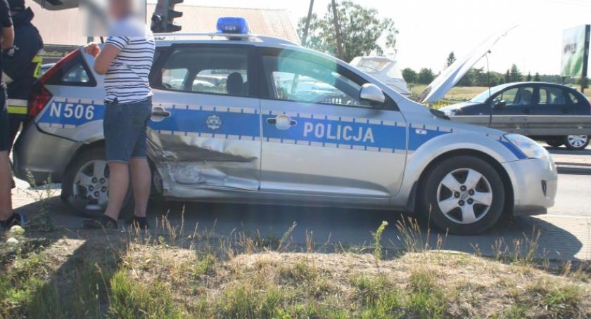 Miszewo. Wypadek z udziałem radiowozu - poszkodowani policjanci