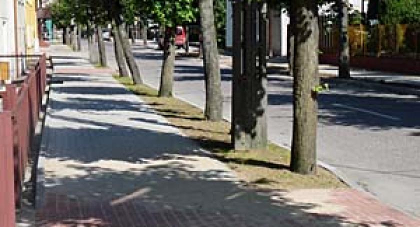 Kartuzy. Nowe chodniki kością niezgody 