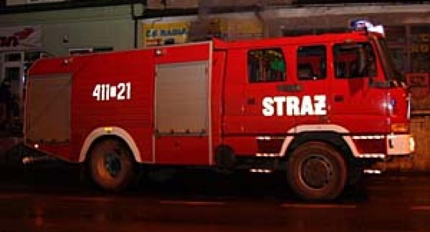 Samochód powalił słup elektryczny 