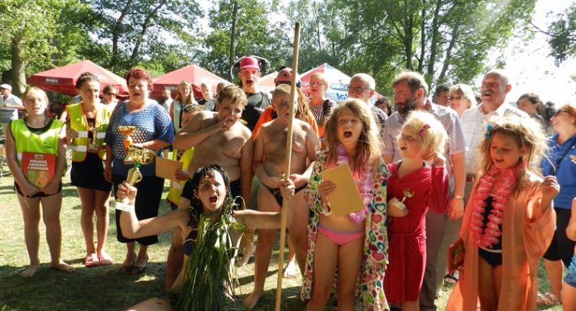Tuchom. Pływali nie byle jak, chociaż na byle czym