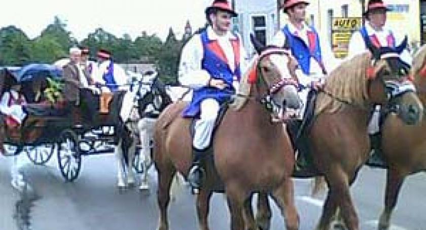 Sierakowiczanie przygotowali najpiękniejszy wieniec. Dożynki Powiatu Kartuskiego - Stężyca 2009