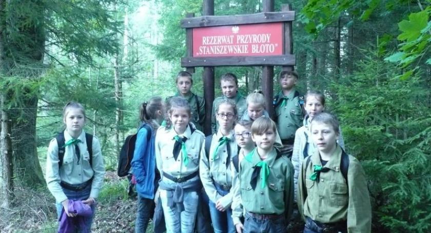 Zuchy i harcerze z Koloni poznawali uroki Kaszubskiego Parku Krajobrazowego