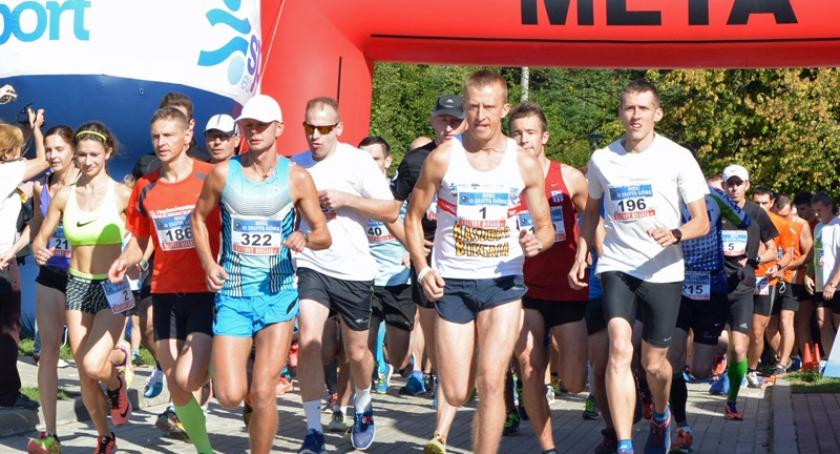 Łukasz Kujawski zwycięzcą Biegu o Złotą Górę