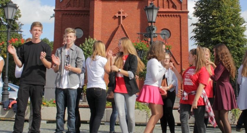 Kartuzy. Spotkanie popielgrzymkowe na rynku