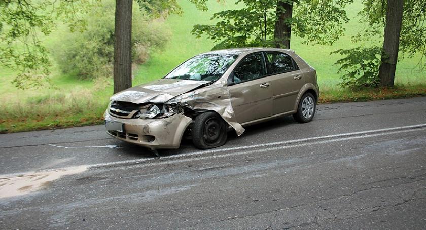Cieszenie. Renault zderzyło się z chevroletem