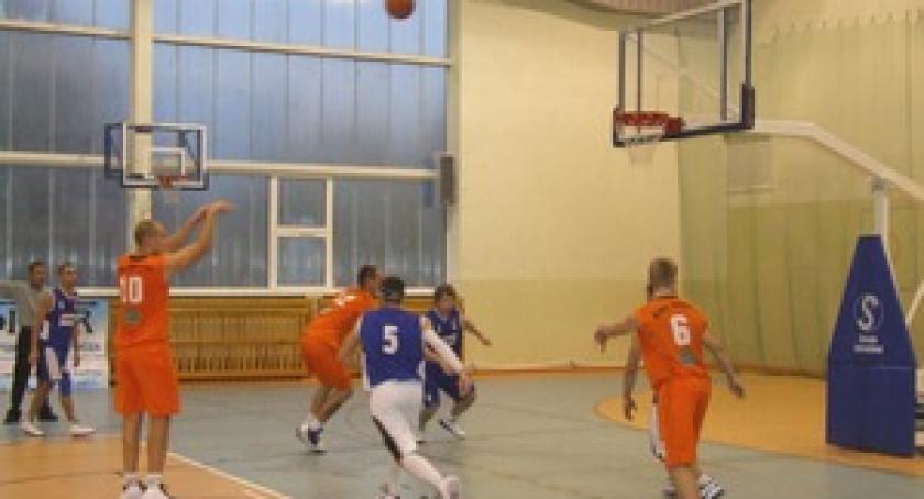 Sokół Kartuzy – ŻTS Nowy Dwór Gd. 92:72. Zwycięski start koszykarzy