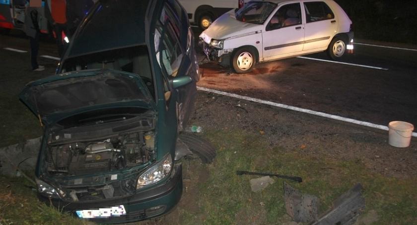 Hopowo. Zderzenie opla z renault na krajowej 20-tce