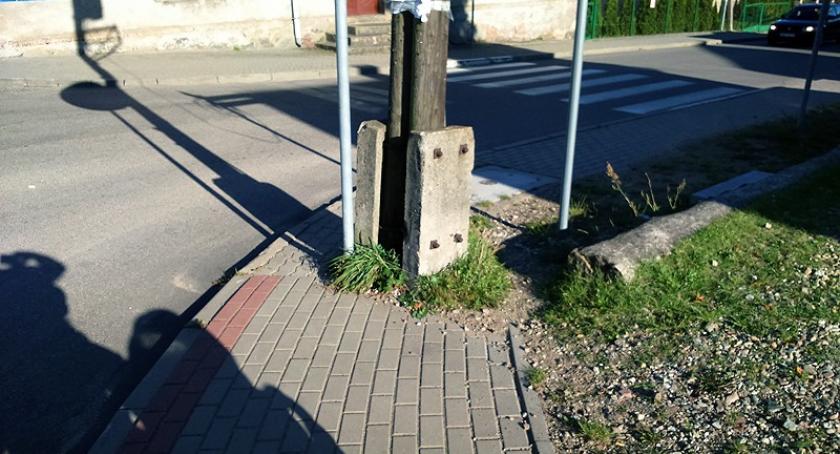 Sulęczyno. Uporczywy słup zniknął z chodnika na ul. Kaszubskiej