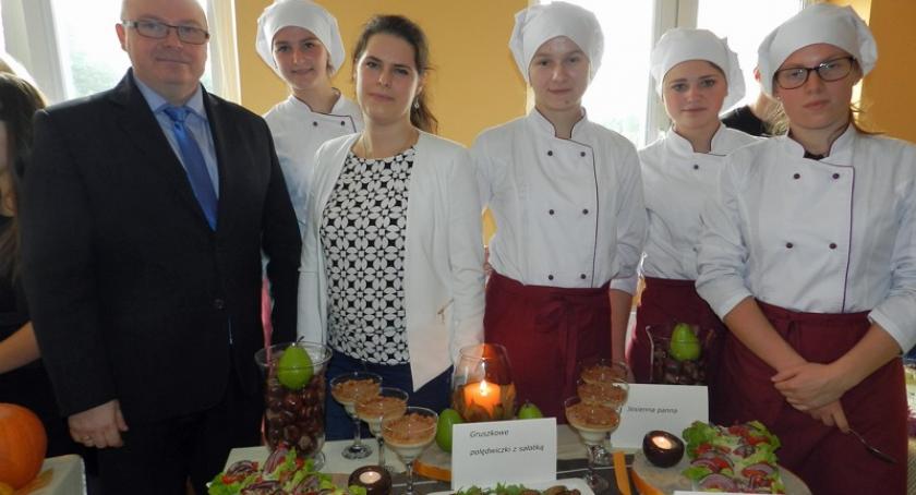 Przodkowo. Z krëszką i tomãtą wspóminòmë lato