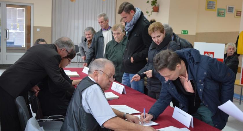 Lokale wyborcze zamknięte - wybraliśmy skład parlamentu