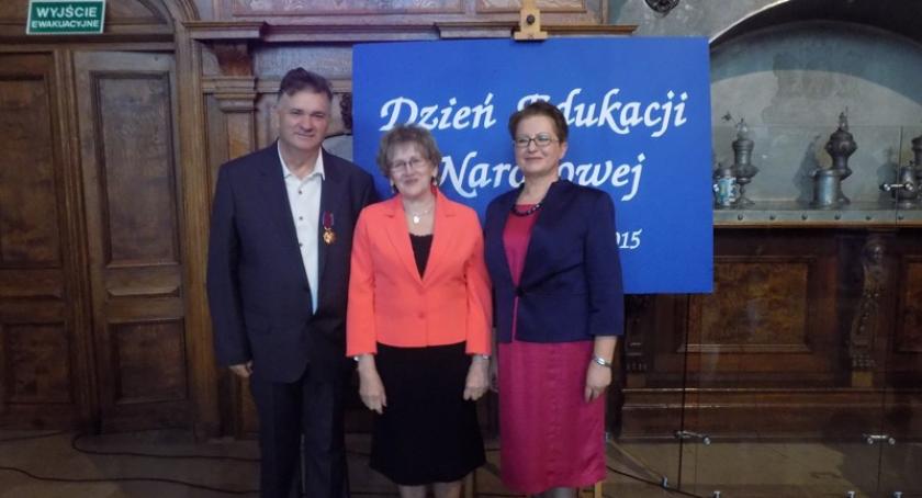 Nauczyciele z powiatu kartuskiego odznaczeni Złotymi Krzyżami Zasługi