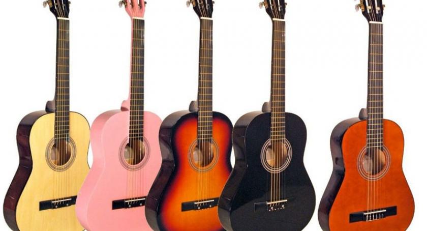 Kartuzy. Bezpłatna nauka gry na gitarze