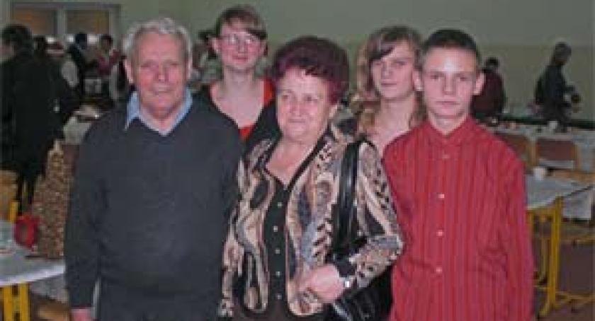 Ponad 500 złotych za koszulkę Barsegiana. Aukcja i koncert w kartuskim gimnazjum