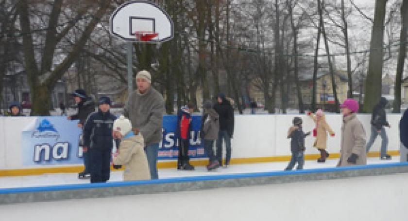 Kartuzy. Sportowe szaleństwa na lodzie