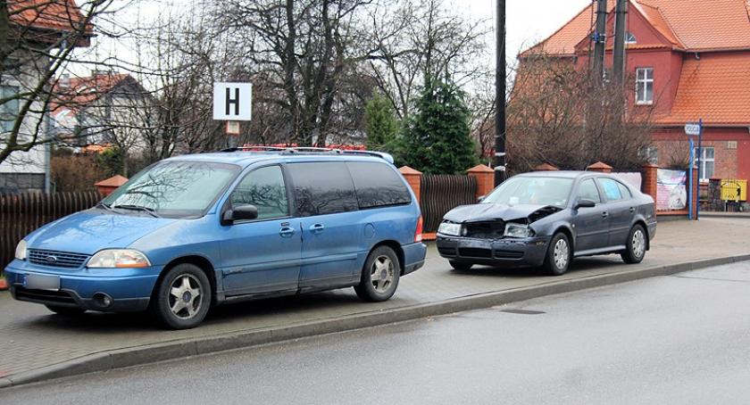 Kartuzy. Zderzenie dwóch pojazdów przy ul. Mściwoja II