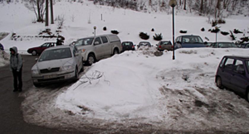 Parking, który pęka w szwach