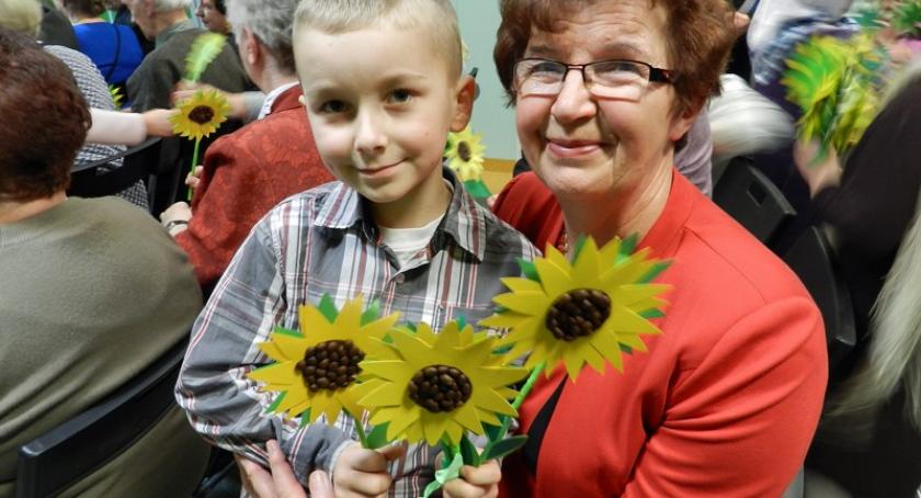Pępowo. Spotkanie seniorów z dużą dawką śmiechu i kolędami