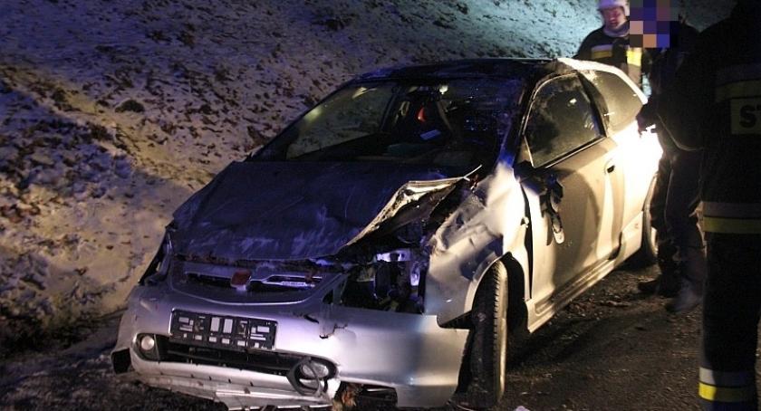 Babi Dół. Dachowała honda civic