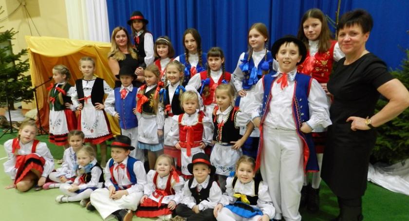 Dzierżążno. Opłatkowe spotkanie z jasełkami, muzyką i tańcami