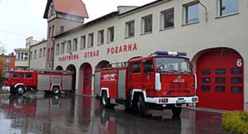 Wypadek z udziałem trzech aut 