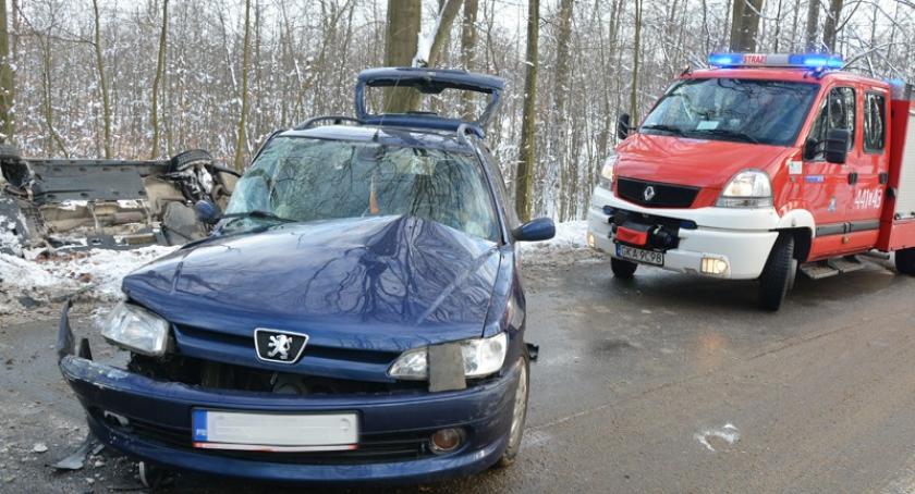 Kartuzy. Zderzenie peugeota z volkswagenem 