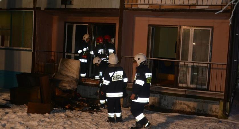 Dzierżążno. Pożar mieszkania - dwie kobiety w szpitalu