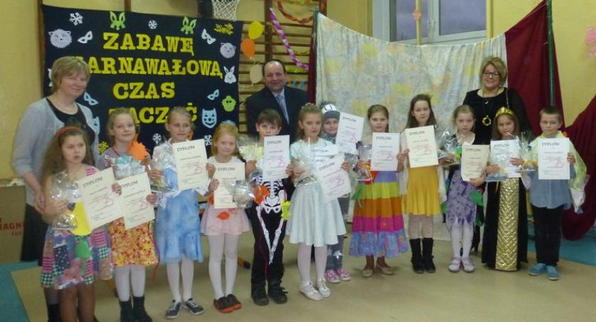 Borek. Bal karnawałowy ze świętowaniem sukcesów szkoły w tle