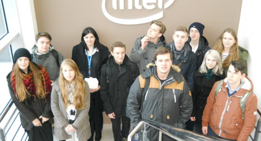 Licealiści z Klasztornej z wizytą w placówce naukowej