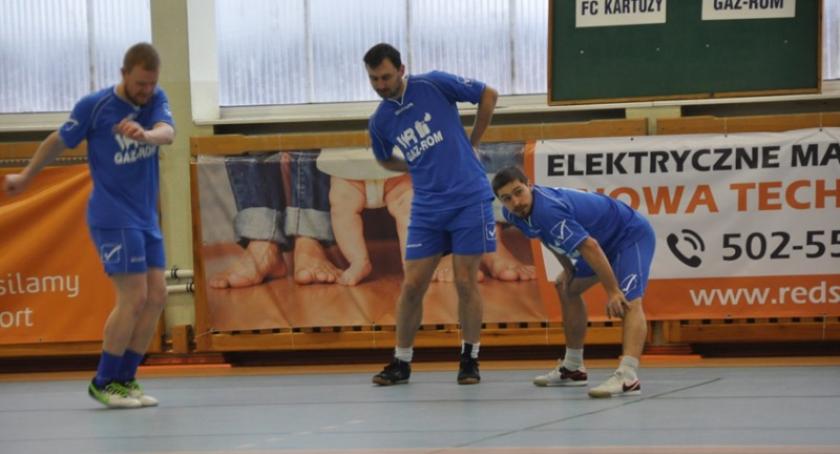 Elus mistrzem kartuskiej halówki