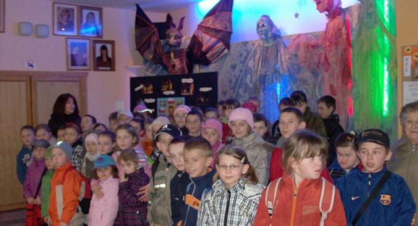 Uczniowie z Wilanowa świętowali dzień teatru