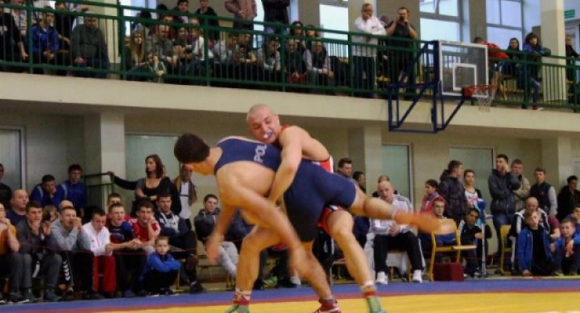 Powiat. Przyznano stypendia najlepszym sportowcom
