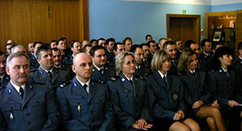 Odprawa policyjna za rok 2004