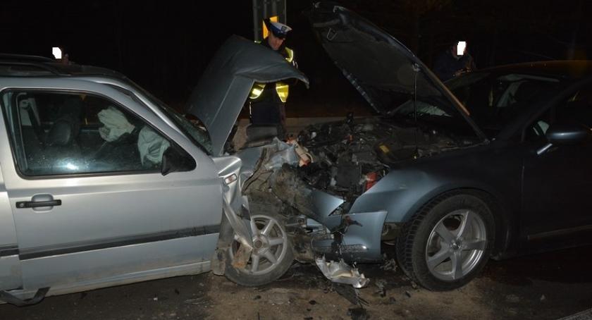 Leźno. Czołowe zderzenie golfa z citroenem - cztery osoby w szpitalu