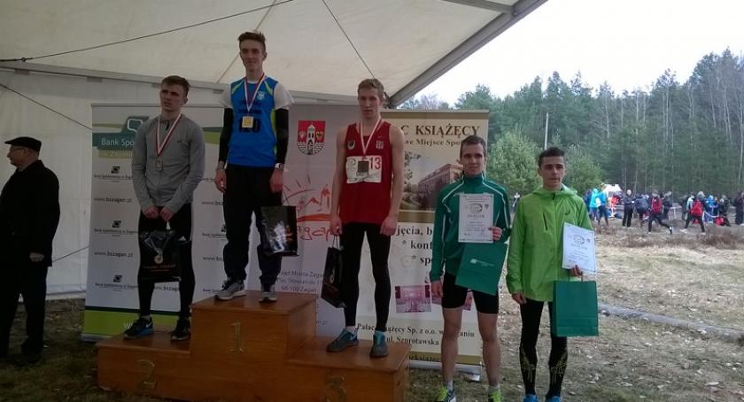 Lekkoatletyka. Patryk Groth medalistą przełajowych MP