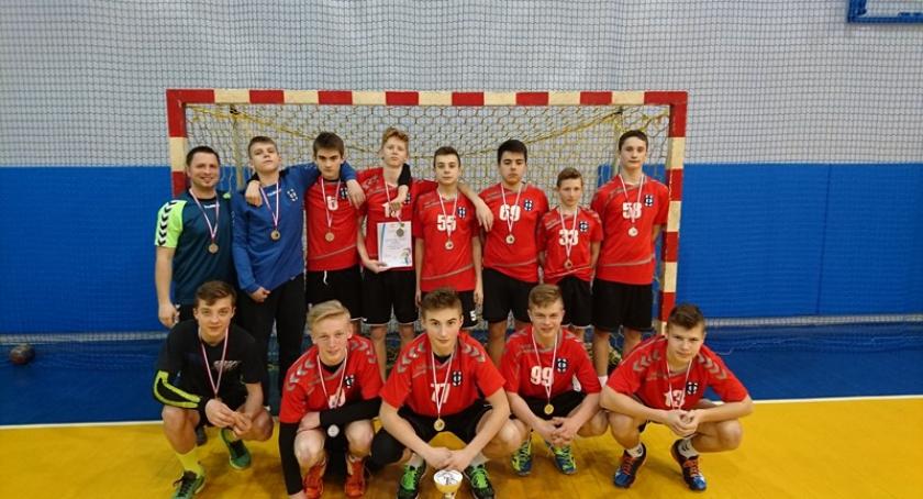 Piłka ręczna. Srebro dla kartuskich gimnazjalistów