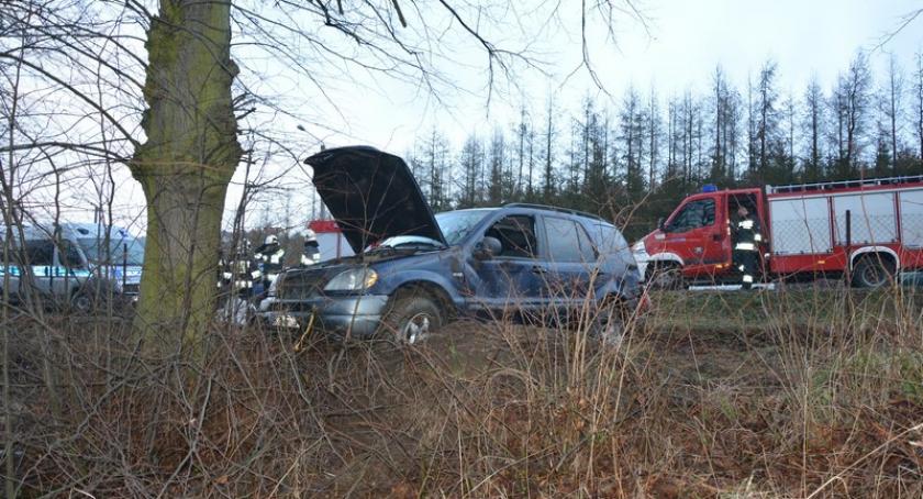Lniska. Zderzenie golfa z mercedesem na skrzyżowaniu