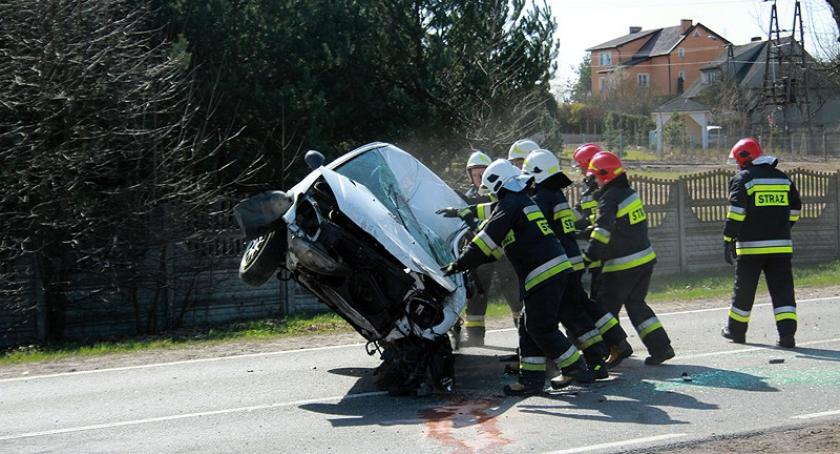Glincz. Groźny wypadek na K20 - trzy osoby w szpitalu