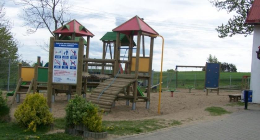 Sierakowice. Gmina z najwyższym przyrostem naturalnym, a miejsc do zabaw dla dzieci brak?