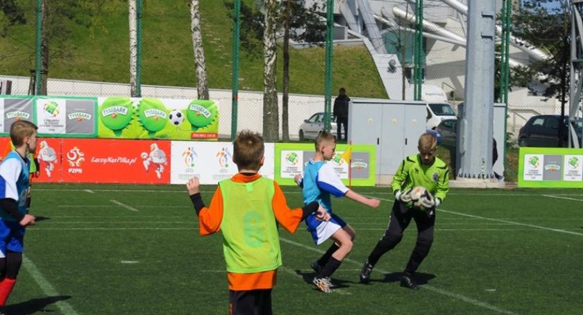 Reprezentanci powiatu na podium w wojewódzkim finale piłkarskich zmagań o Puchar Tymbarku