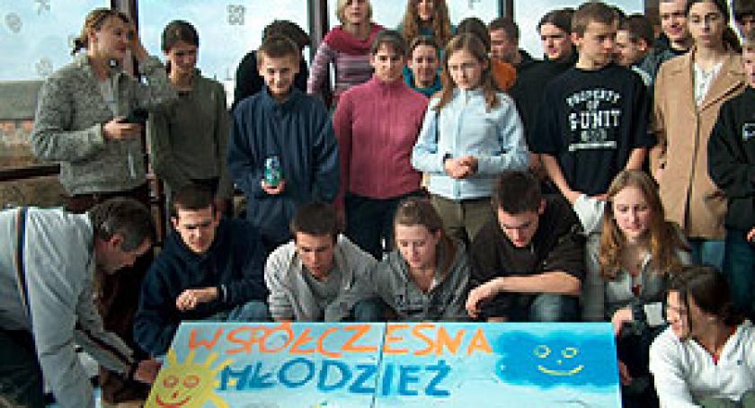 Chemik - malarzem w Przyjaźni