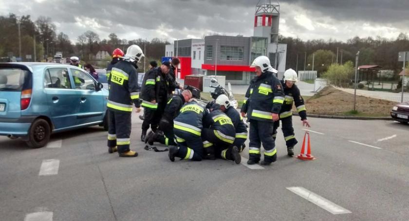 Żukowo. Motocyklista poszkodowany w zderzeniu z osobówką