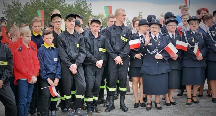 Nowe wozy i odznaczenia dla druhów z gminy Stężyca
