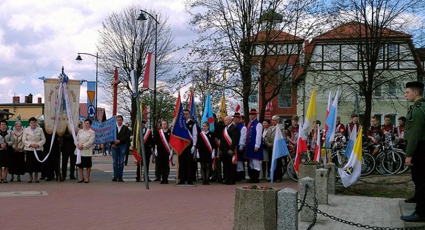 Sierakowice. Uczcili święto 3 Maja przy figurze Królowej Korony Polskiej