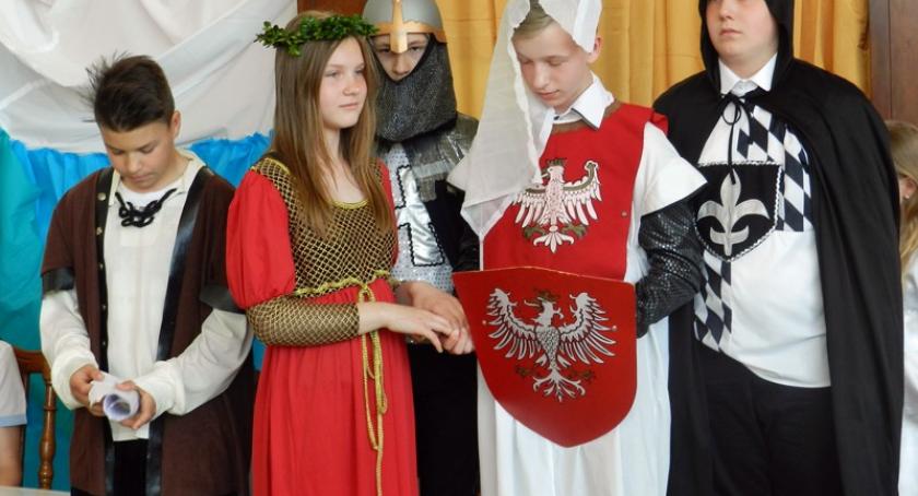 Dzierżążno. Dzień Patrona z sienkiewiczowskimi bohaterami w roli głównej