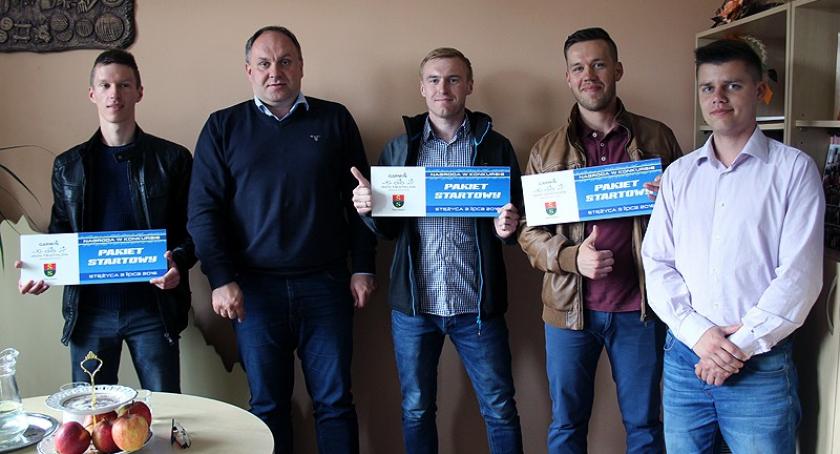 Stężyca. Zwycięzcy konkursu odebrali pakiety startowe na Garmin Iron Triathlon